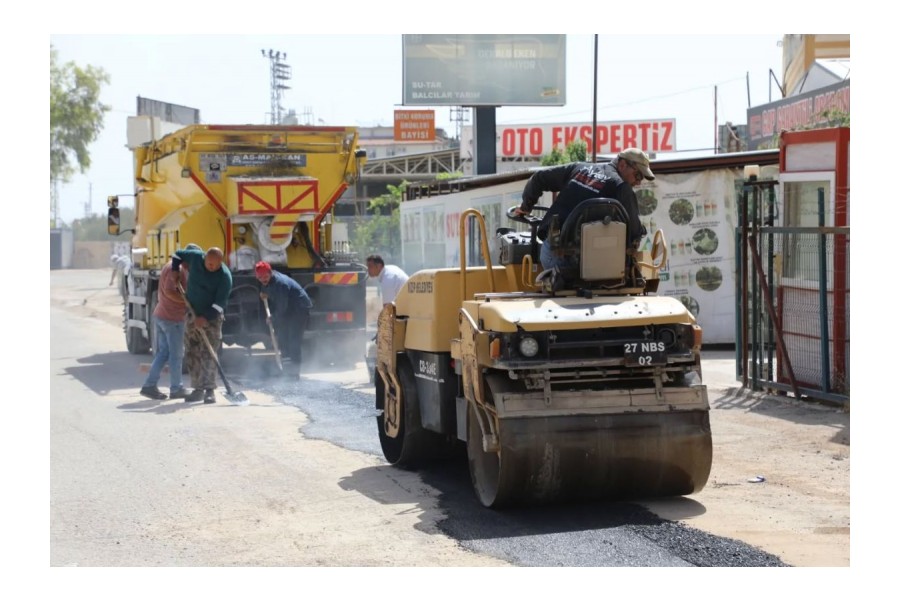 Başkanımız Ali Doğan Fıstık Hali Çevresinde Devam Eden Yol Düzenleme Çalışmalarını Yerinde İnceledi