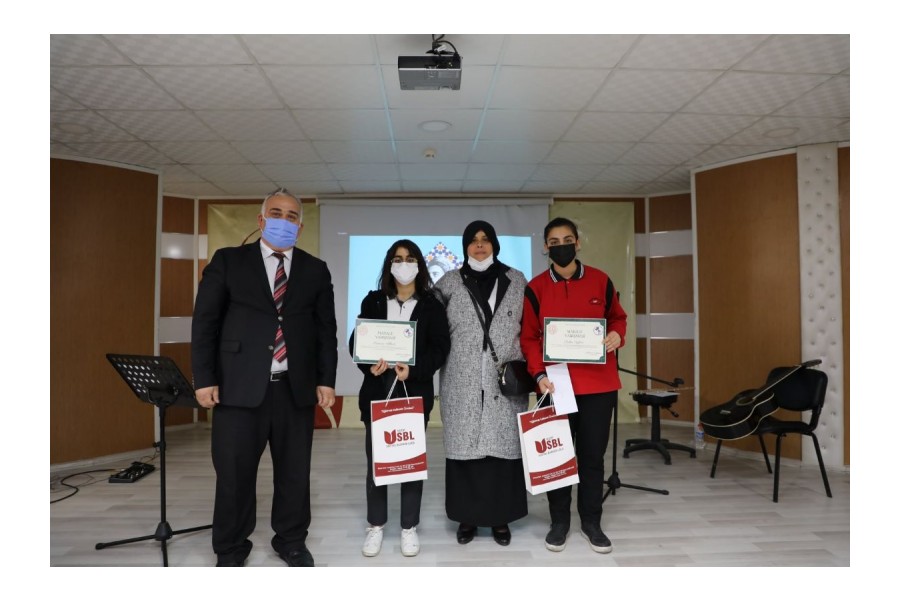 Yunus Emre'de İdeal İnsan Yarışması'nın Ödül Törenine