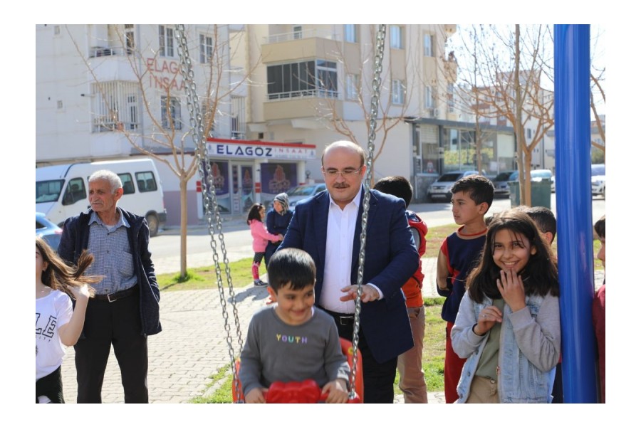 Yeni Parklar İnşa Ediyor, Mevcut Parklarımızda Bulunan Oyun Gruplarımızı Yeniliyoruz.