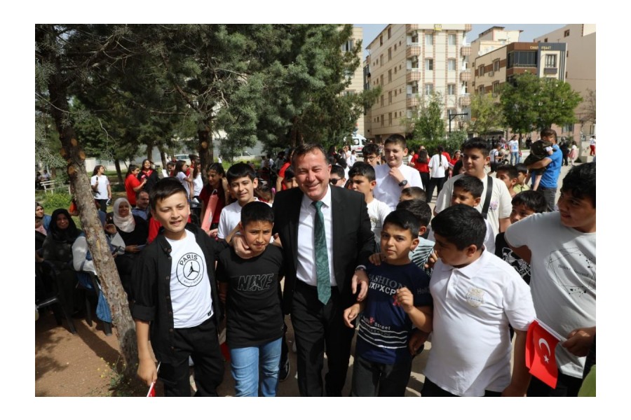 Yarınımız, geleceğimiz, umudumuz çocuklarımız.