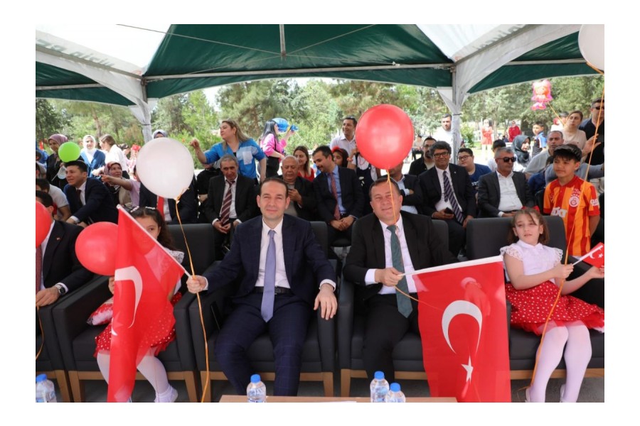 Yarınımız, geleceğimiz, umudumuz çocuklarımız.