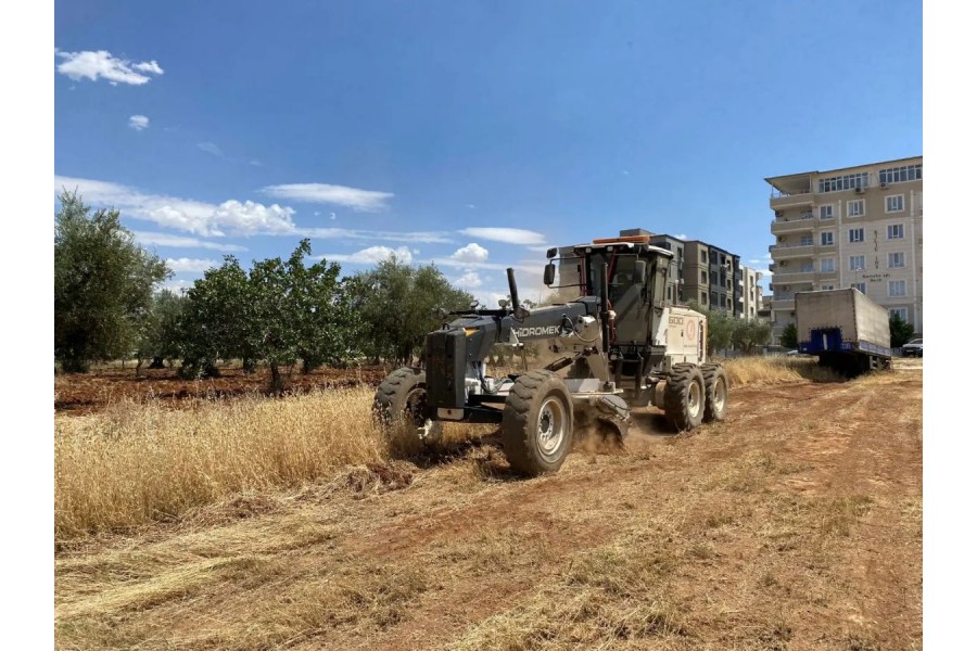 Yangına Davetiye Çıkaran Kurumuş Otlar Temizleniyor