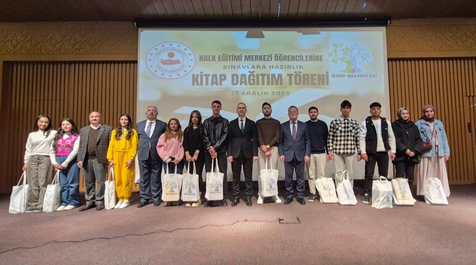 Nizip Belediyesi’nden Üniversite Adaylarına Eğitim Desteği