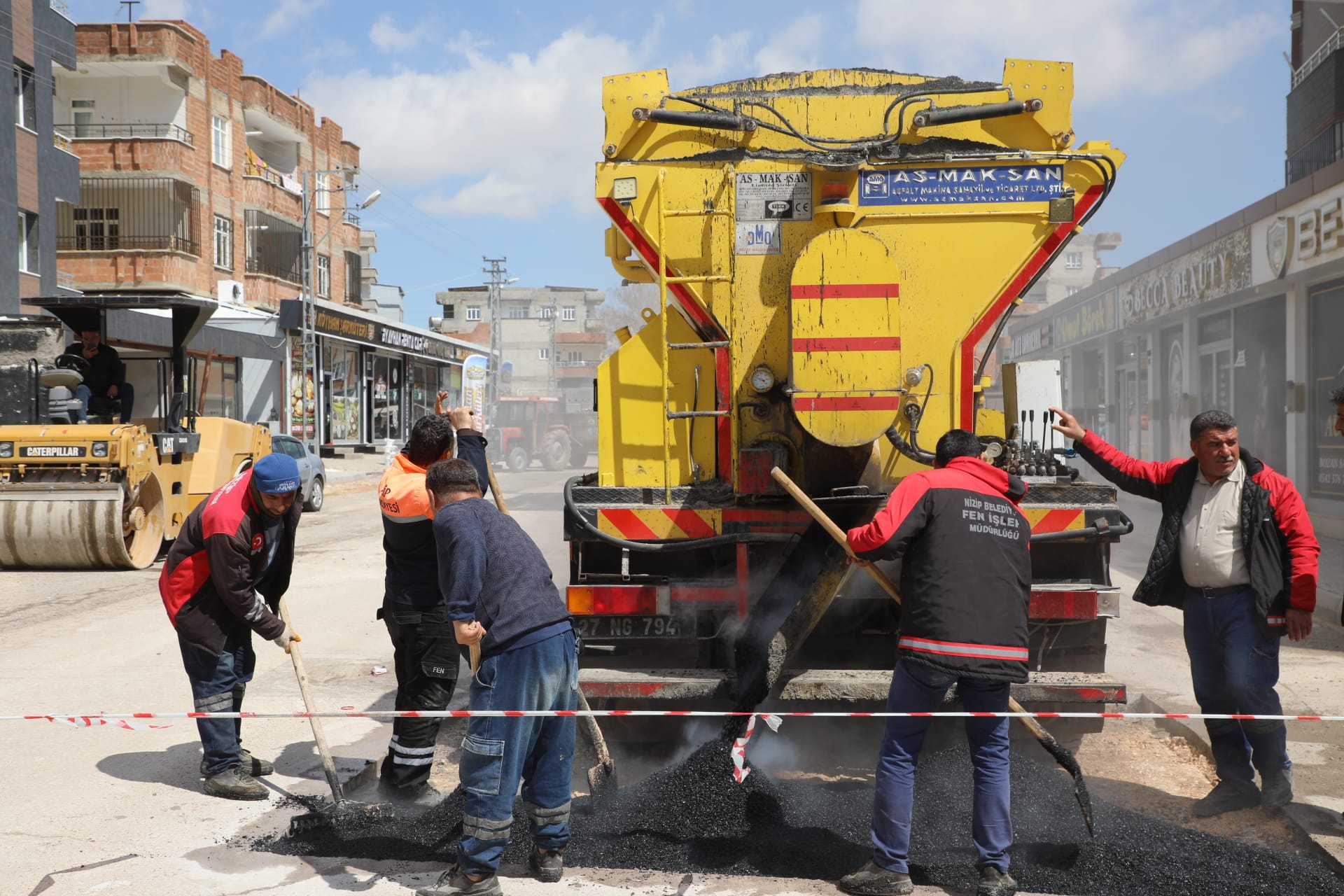 Nizip’te Yol Bakım Ve Onarım Çalışmaları Aralıksız Sürüyor