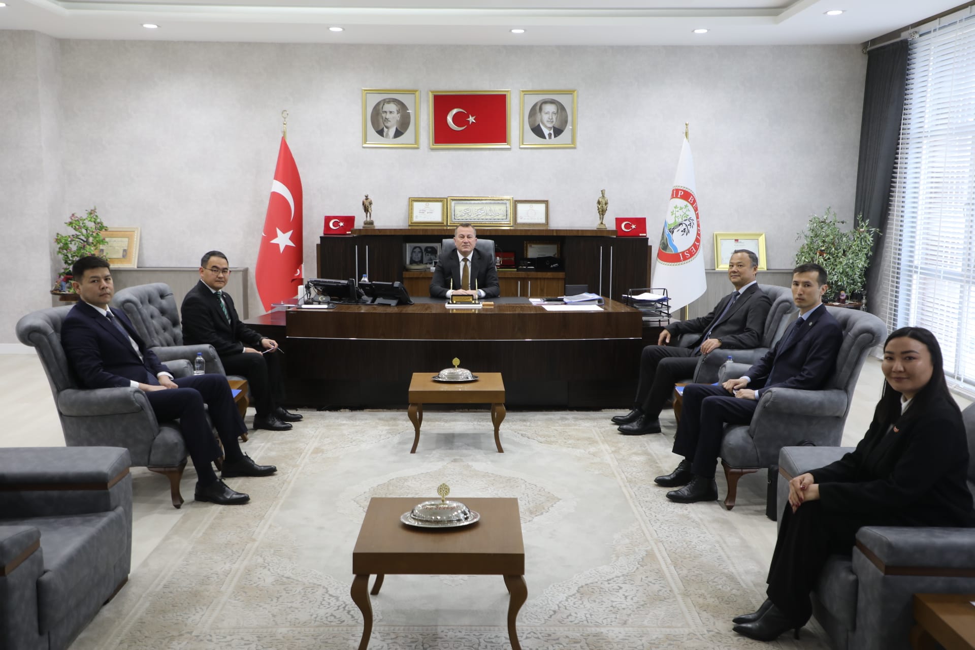 Büyükelçi Kazakbaev’den Nizip Belediyesine Övgü: 